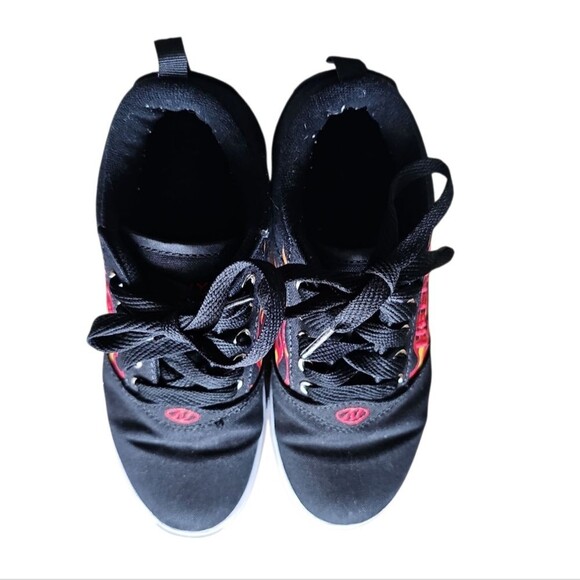 Heelys Pro 20 Print Black Red Flames Sz 4 Retro, Skater, Fun Sneaker with Wheels - Picture 5 of 9